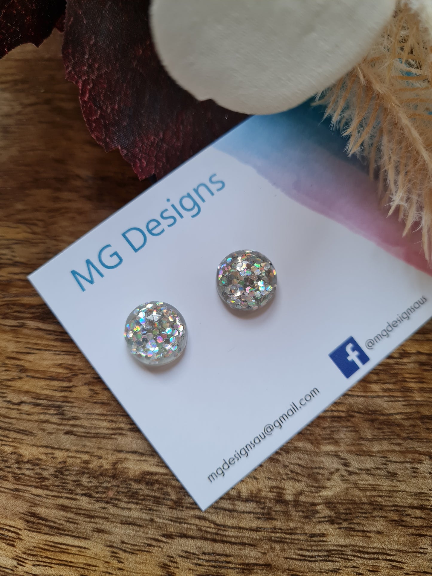 HOLOGRAPHIC GLITZY GLITTER STUD