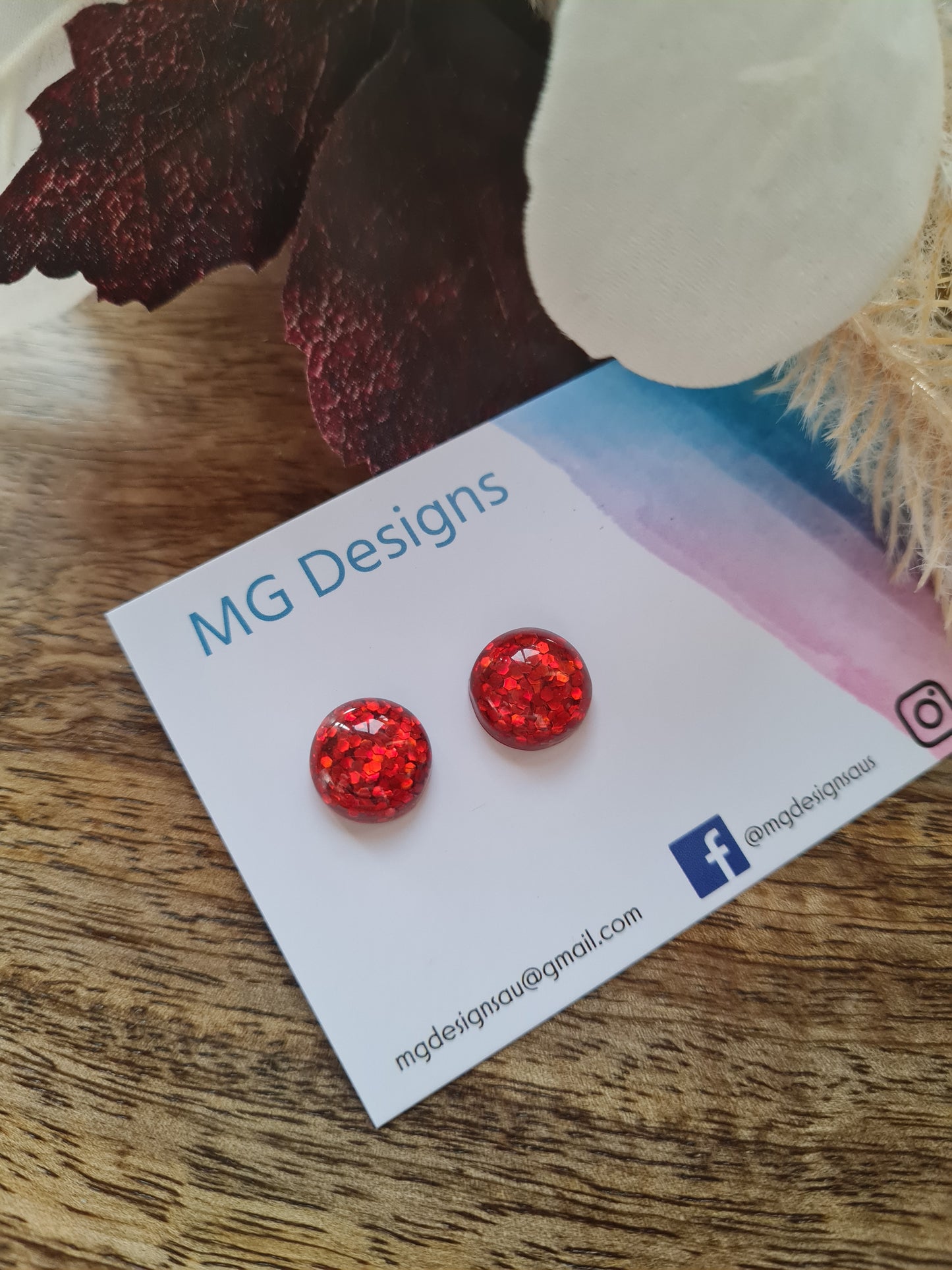 RED GLITZY GLITTER STUD